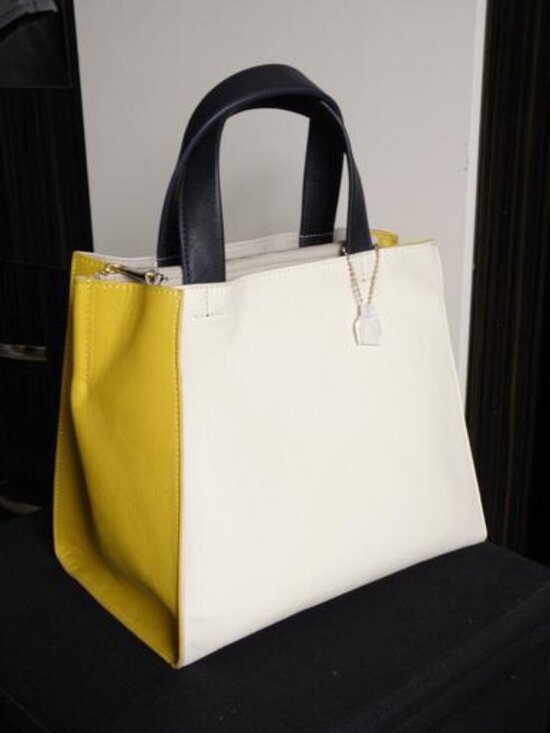 Color Block Totes Brand-New Stylish Color-Block Totes Handbag—Exquisite and Chic Color Scheme